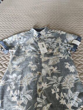Boy's size 10-12 casual shirt, NWT